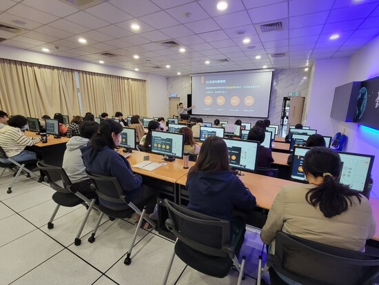 Mr. Ricky Yen Yu-Hsien Begins the ‘Leveraging ChatGPT’ Course(Open new window/jpg file)Image