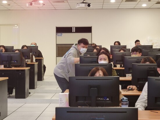 Participants Engage in Hands-On Practice with Individualized Guidance and Instruction(Open new window/jpg file)Image