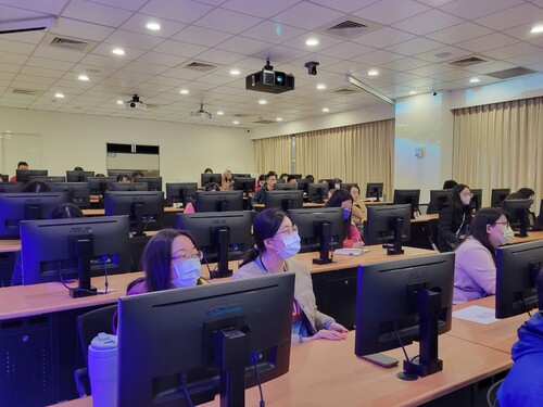 Participants engage in hands-on practical exercises.(Open new window/jpg file)Image