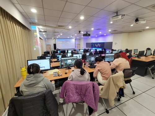 Participants engage in hands-on practice, with step-by-step guidance provided to each learner.(Open new window/jpg file)Image