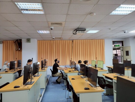 ChatGPT 說：  Participants carried out hands-on exercises, with the instructor providing step-by-step guidance.(Open new window/jpg file)Image