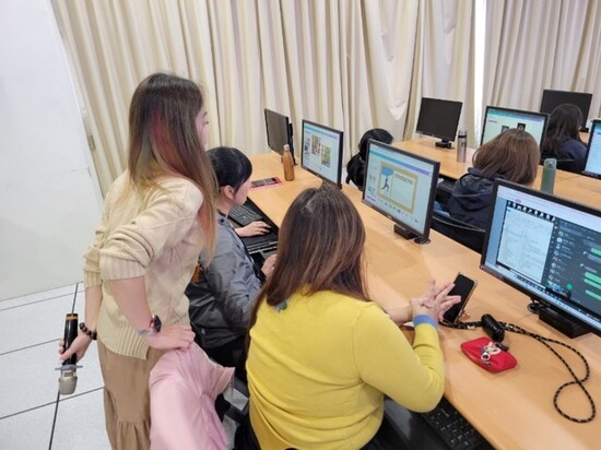 參與學員實務操作練習，以及老師逐一指導教學(另開新視窗/jpg檔)圖片
