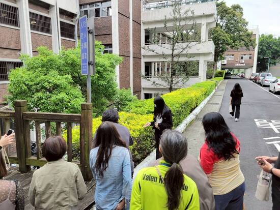 吳鑫老師guided participants through hands-on practical exercises.(Open new window/jpg file)Image