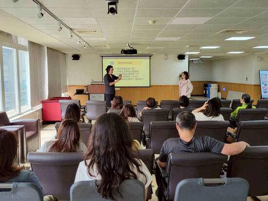 Participants who listened attentively.(Open new window/jpg file)Image